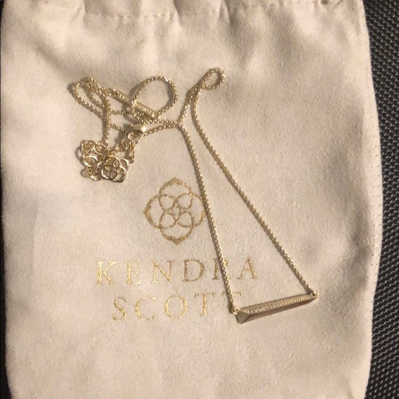 Kendra Scott Jewelry - Kendra Scott Elliot necklace Kendra Scott Jewelry - Kendra Scott Elliot necklace